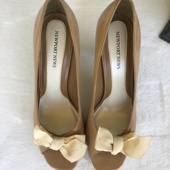 Vintage Heels by Newport News (Avon) - Picture 2 of 5